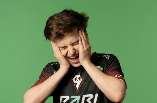 А ти не та. А ти не та. А ти не та. Американский плакат с призывом. А ты проголосовал плакат.